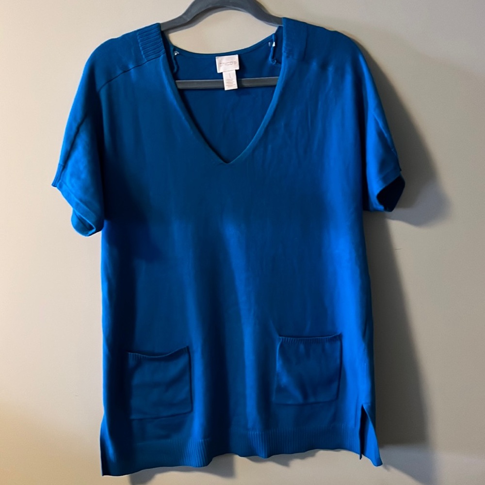 Gorgeous blue Chico sweater with front pockets